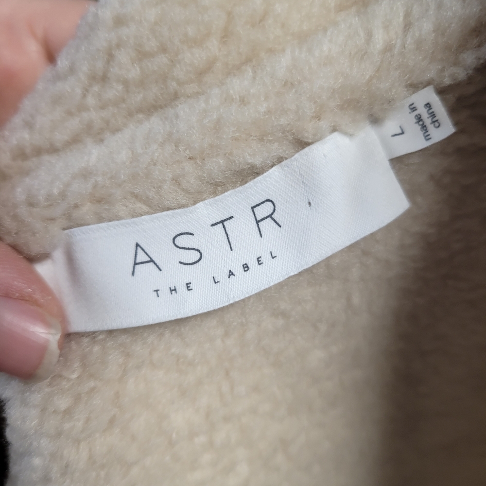 ASTR the Label NWOT Francine Faux Leather Shearling Jacket Size Large - Picture 7 of 9